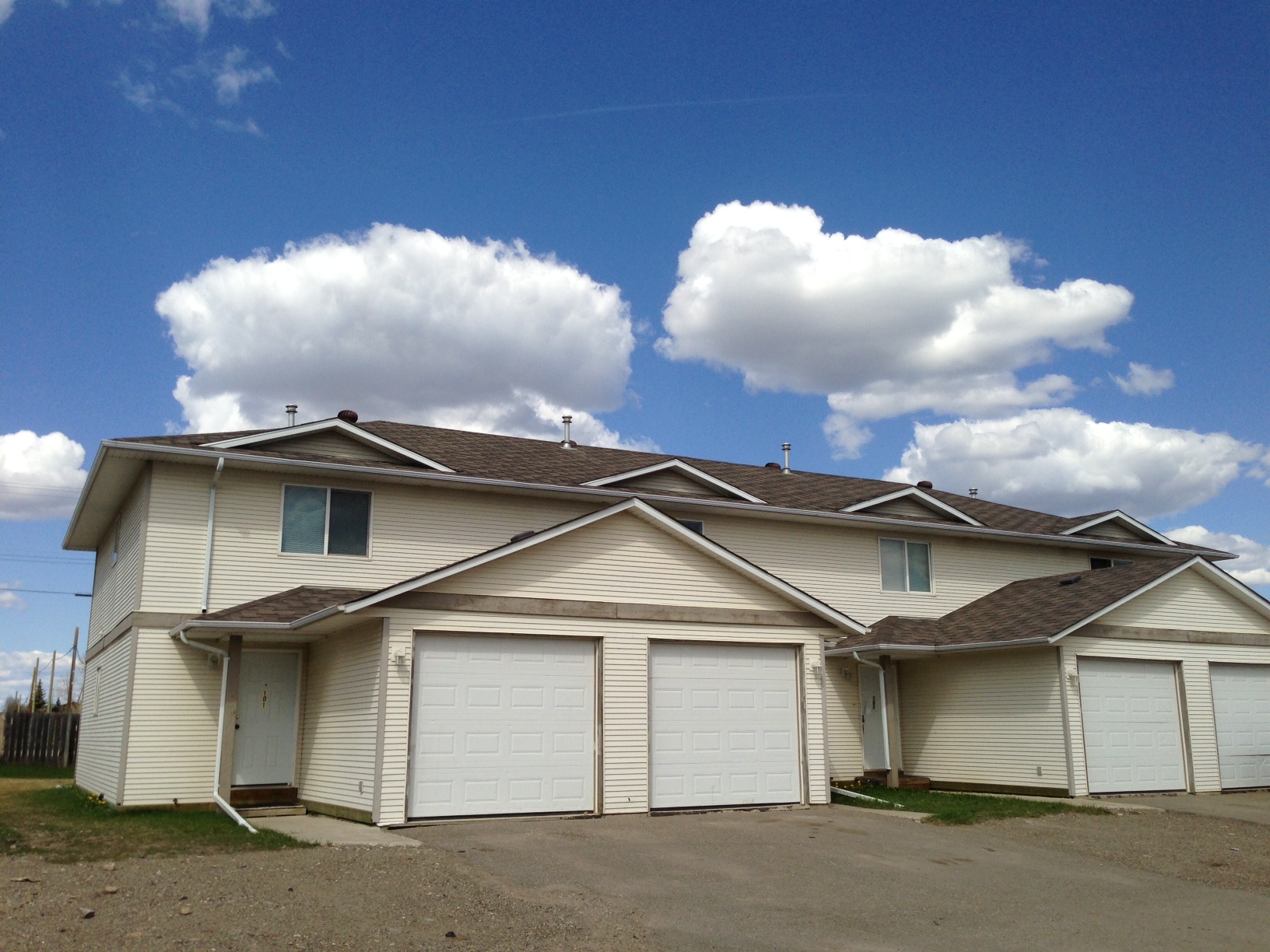 8328 92 Avenue - 101