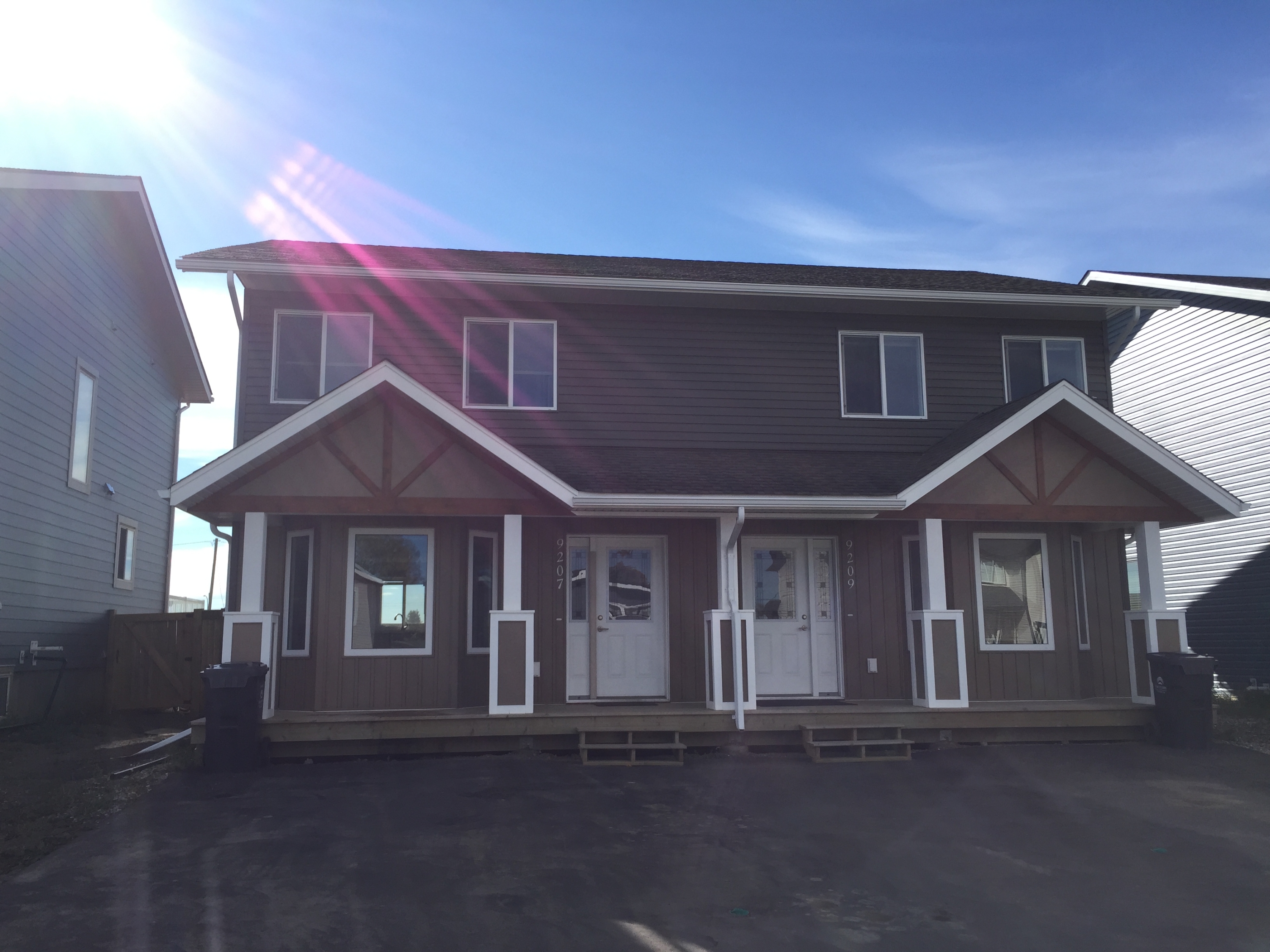 9209 102 Avenue - 1