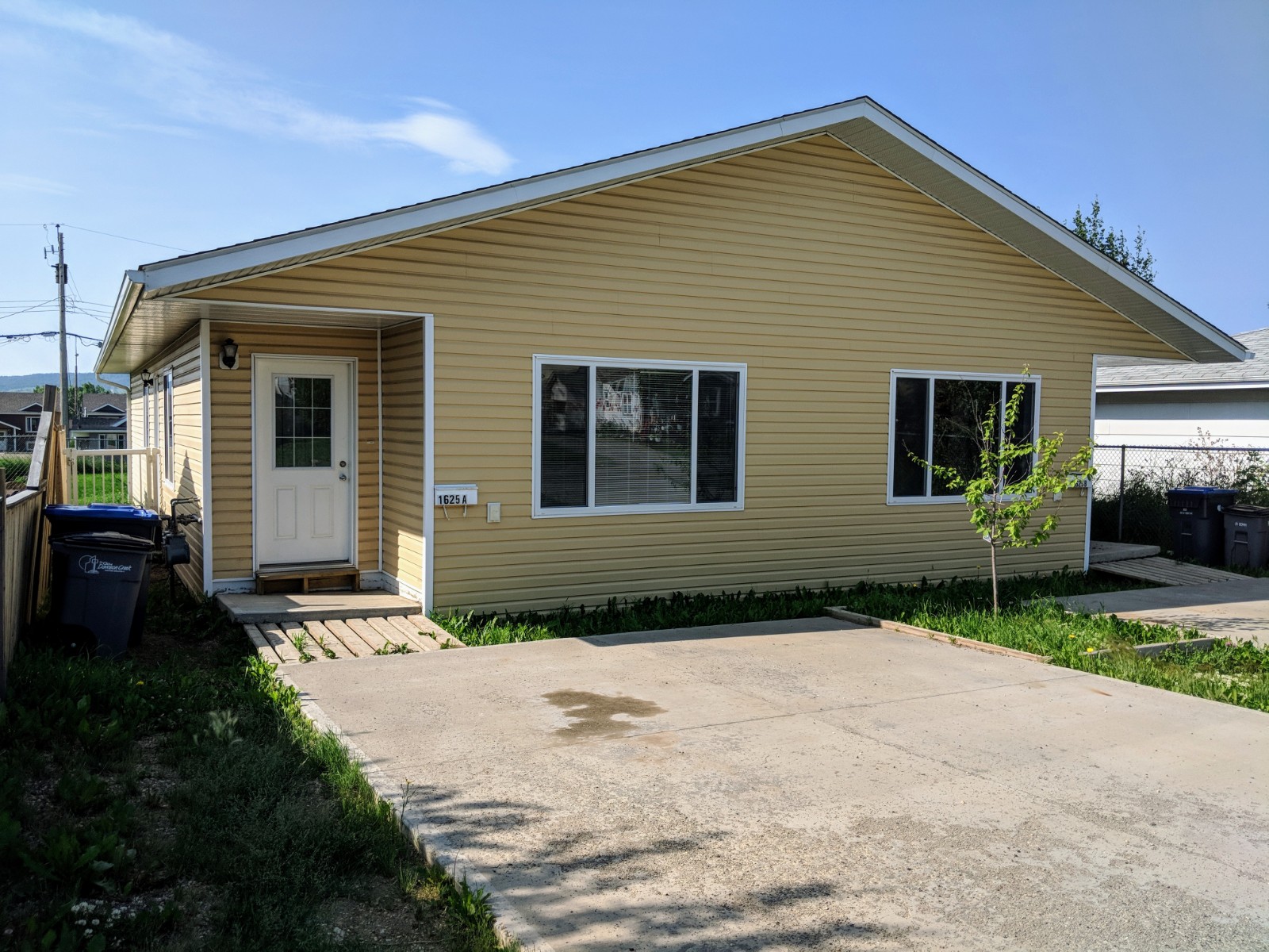 1625 99 Ave - A