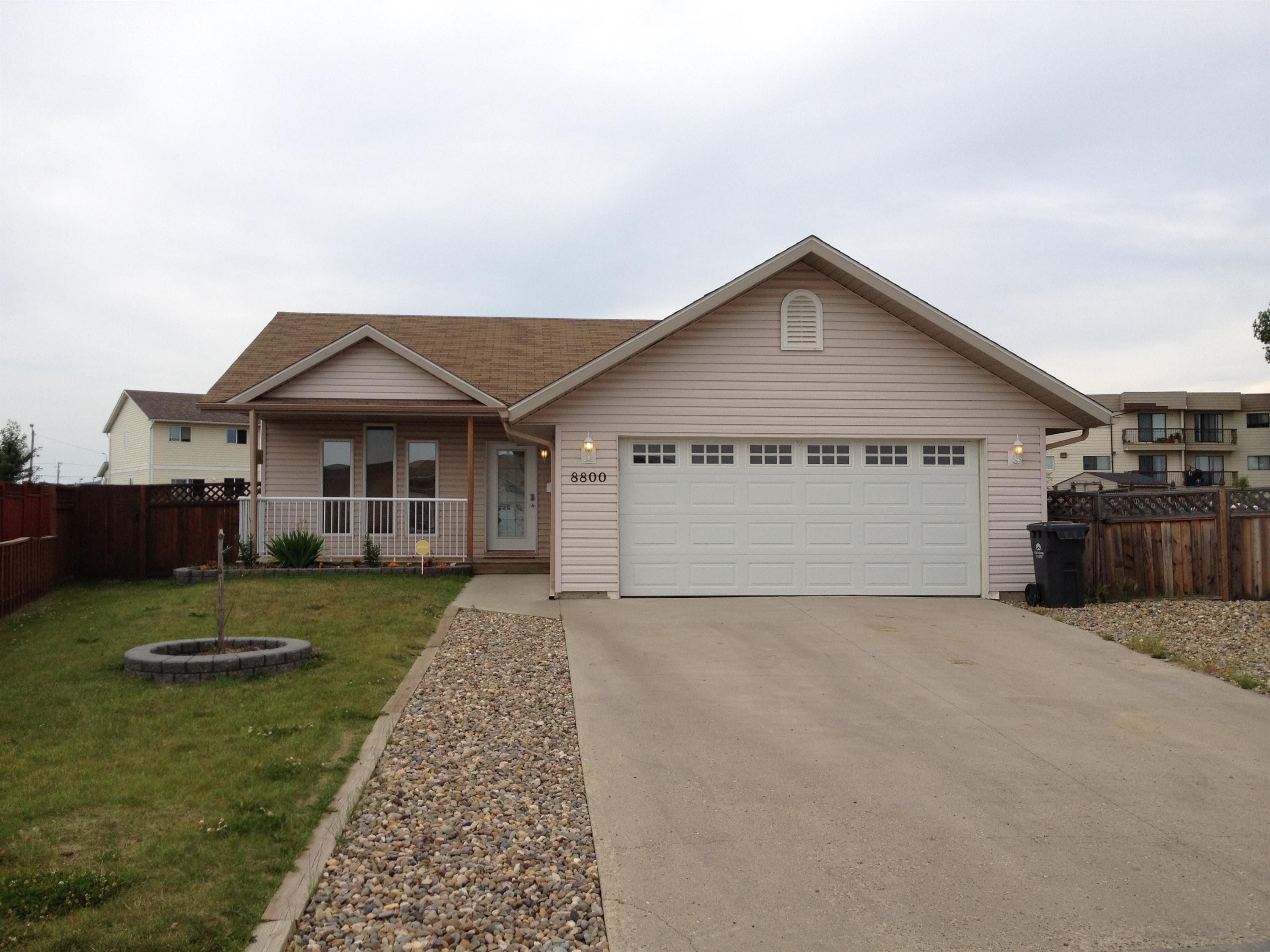 8800 98 Ave