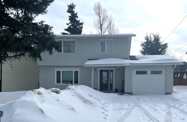 9423 105 Avenue - 1